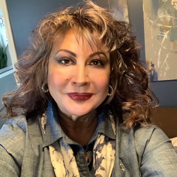 Meet your Posher - Picture 1 of 4